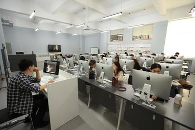 立足地方服务需求，郑州升达经贸管理学院强化“经管+信息技术”融合优势